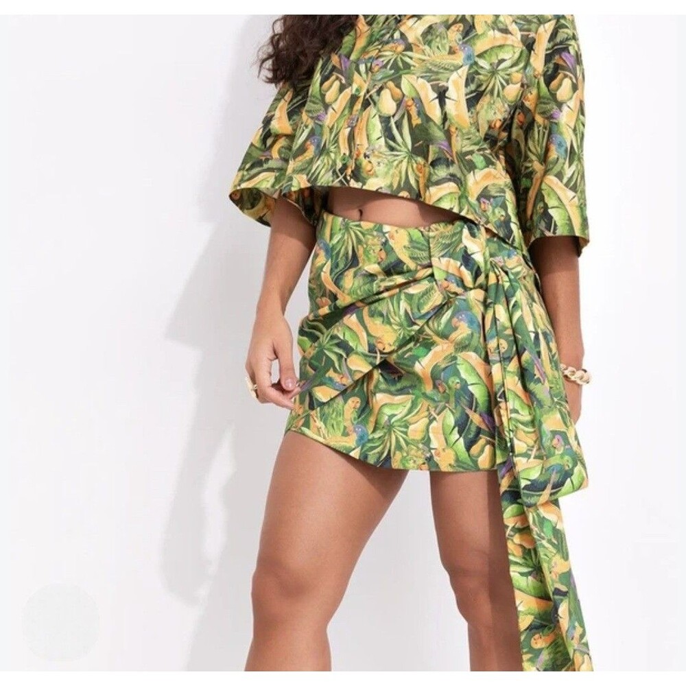 FARM Rio Tropical Parrot Wrap Mini Skirt L Green Jungle Preppy Maximalist